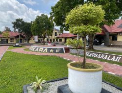 Sentuhan Hijau Kapolres Melawi Tanam Bonsai hingga Aneka Pohon Untuk Percantik Mako Dan Peduli Lingkungan