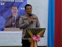 Kapolres Sintang Berikan Kuliah Umum Di STT Khatulistiwa Motivasi Mahasiswa Menggapai Cita-cita