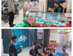 Patroli Malam Polsek Sengah Temila Polisi Ingatkan Pemilik Counter Cek CCTV