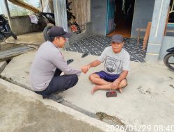 Sambang Warga Bhabinkamtibmas Polsek Kota Baru Sampai