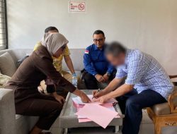 Kejati Kalbar Serahkan Tersangka Tipikor GKE Petra AS Ke JPU