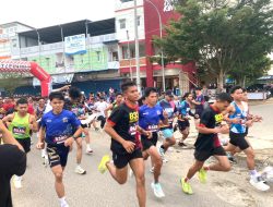 Prajurit Yonif TP 833/BD Dominasi Podium Di Simpati Fun Run Sekadau 2026