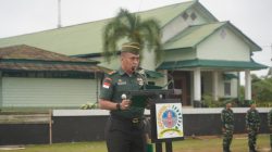‎Melalui Upacara Bendera mingguan Kasilog Kasrem 121/Abw Tekankan Prajurit Dan PNS Korem 121/Abw Menjadi Contoh Dan Teladan Di Tengah Masyarakat