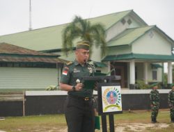 ‎Melalui Upacara Bendera mingguan Kasilog Kasrem 121/Abw Tekankan Prajurit Dan PNS Korem 121/Abw Menjadi Contoh Dan Teladan Di Tengah Masyarakat