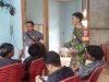 Bentuk Kepedulian Babinsa Koramil 04/Jawai Dampingi Warga Pembuatan Akta Kelahiran