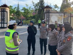 Subsatgas Preventif OPS Liong Kapuas Dampingi Polwan Polda Kalbar Laksanakan Kegiatan Simpatik Jelang Berbuka Puasa