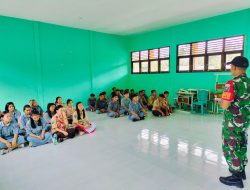 Laksanakan Kampanye Kreatif Babinsa Koramil 1206-05/Embaloh Hulu Sosialisasi Penerimaan Prajurit TNI AD Di SMAN 1 Banua Martinus