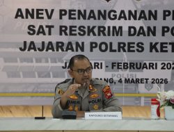 Pimpin Anev Sat Reskrim Kapolres Ketapang Tekankan Pentingnya Profesionalisme Dan Transparansi Dalam Penanganan Perkara