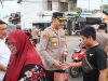Hangatnya Ramadan Di Depan Mako Polres Ketapang Kapolres Berbagi Takjil Untuk Masyarakat