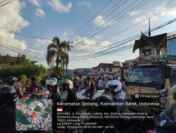 Arus Lalu Lintas Meningkat Jelang Idul Fitri Jalur Tugu Jam Sintang Sempat Alami Antrean Panjang