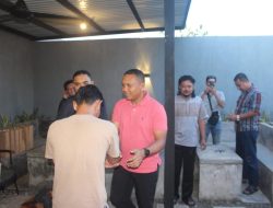 Dandim 1206/Putussibau Buka Puasa Bersama Dan Berikan Bingkisan Lebaran Kepada Awak Media Kapuas Hulu
