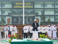 Prajurit Dan Masyarakat Salat Idul Fitri 1447 H Di Makodam Pangdam XII/Tpr  Momen Pererat Silaturahmi