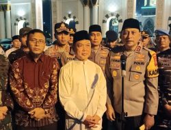 Pastikan Malam Idul Fitri 1447 H Kondusif, Kapolda Kalbar Bersama Forkopimda Provinsi Laksanakan Monitoring Sitkamtibmas Di Kota Pontianak