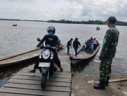 Pastikan Keamanan Masyarakat Saat Lebaran Anggota Koramil 07/Tlk Laksanakan Pengamanan Transportasi Air di Wilayah Binaan