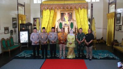 Perkuat Sinergitas Kapolda Kalbar Silaturahmi Ke Sultan Pontianak IX