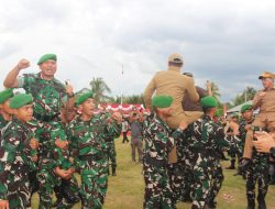Dandim 1206/Psb Bersama Forkopimda Kapuas Hulu Hadiri Upacara Penyambutan Personel Yonif TP 927/Uncak Kapuas