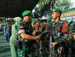 Pangdam XII/Tpr Lepas Satgas Yonif 645/Gty Untuk Latihan Pratugas Operasi