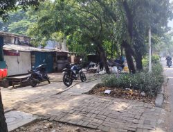 Warga Minta Pemkot Jakbar Kembalikan Fungsi Jalur Hijau di Kawasan Utan Jati Pegadungan Kalideres.
