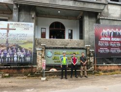 Polres Melawi Amankan Ibadah Jumat Pagi Jemaat GKII Pintu Elok Beribadah Khusyuk