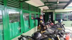 Jaga Kebersihan Satuan, Anggota Koramil 06/Selakau Laksanakan Pembenahan Pangkalan