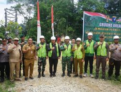 Dandim 1206/Psb Bersama Forkopimda Melaksanakan Prosesi Ground Breaking Jembatan Perintis Garuda Di Desa Sebintang