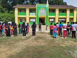 Pj. Danramil 1206-14/Hulu Gurung Berikan Arahan Kepada Pelajar MTs’N 04 Kapuas Hulu