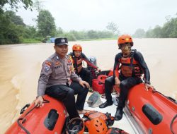 Pencarian Warga Diduga Tenggelam Di Sungai Cina Terus Berlanjut Tim Gabungan Tetap Semangat Meski Diguyur Hujan