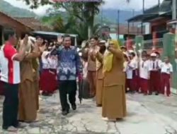 Lepas Kenang Purna Tugas Kepala SDN Baranangsiang Kec. Tanjungsiang Penuh Haru