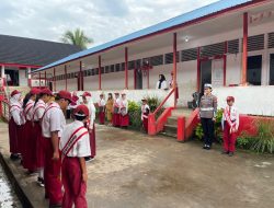 Brigpol Theresia Monikawati Jadi Pembina Upacara Di SDN 1 Nanga Pinoh Sampaikan Pesan Disiplin Dan Anti-Bullying