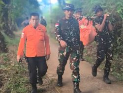 Tembus Medan Ekstrem Bukit Puntak TNI dan Tim SAR Gabungan Berhasil Evakuasi Korban Helikopter PK-CFX Di Sekadau