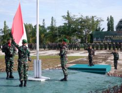 Tanamkan Disiplin Nasionalisme Dan Dedikasi Melalui Upacara 17an Kasiren Korem 121/Abw Selaku Irup Tekankan Prajurit Dan PNS Korem 121/Abw