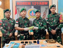 Kasrem 121/Abw Selaku Wadankolakops Wakili Dankolkops Terima Hasil  Penyelundupan Narkoba Jenis Ekstasi Sejumlah 1664 Butir Dari Satgas Pamtas RI-Malaysia 