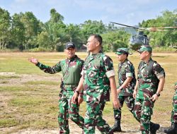 Danrem 121/Abw Dampingi Asops Kasad Kunjungi Daerah Latihan Desa Nanga Bugau Kecamantan Ketungau Hulu Kalimantan Barat