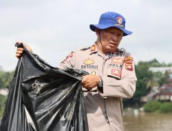 Polres Sintang Dukung Aksi Bowara Dari Sungai Harapan Itu Mengalir