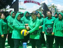 Dukung Kebugaran Anggota Ketua Persit KCK Cabang L Kodim 1206/Psb Serahkan Sarana Olahraga