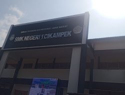OKNUM  HUMAS DUDI SMKN 1 CIKAMPEK AROGAN KEWARTAWAN