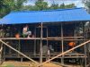 Satgas TMMD Ke-128 Kodim 1204/Sanggau Masuki Tahap Pemasangan Atap Rehab Rumah Warga