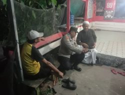 Satbinmas Polres Melawi Sambangi Pos Satkamling Di Nanga Pinoh, Beri Pembinaan Dan Pesan Kamtibmas