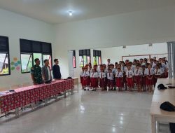 Babinsa Embaloh Hulu Hadiri Rapat Program Sekolah Asri Di SDN 02 Banua Martinus