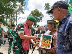 Pompa Semangat Prajurit Di Garda Terdepan Pangdam XII/Tpr Kunjungi Pos Kotis Nanga Badau
