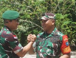 Dandim 1206/Putussibau Sambut Kedatangan Rombongan Pangdam XII/Tanjungpura Di Pos Komando Taktis Badau
