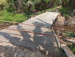 Satgas TMMD Ke-128 Kodim 1202/Skw Rampungkan Rehab Jembatan Akses Warga Kini Lebih Aman Dan Lancar