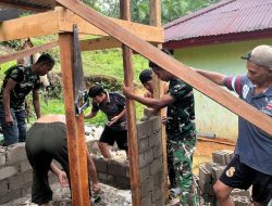 Kebersamaan Warga Dan Satgas TMMD Ke-128 Kodim 1204/Sanggau Warnai Pembangunan MCK Di SMP Negeri 5 Kembayan