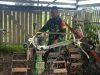 Babinsa Hulu Gurung Dampingi Poktan Pada Pemasangan Irigasi Pompaan Di Tiga Desa