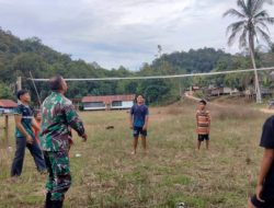 Ciptakan Generasi Sehat Babinsa Silat Hulu Luangkan Waktu Main Volly Bersama Dengan Pemuda Nanga Dangkan