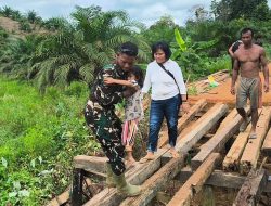 Warga Sambut Baik Perbaikan Jembatan Oleh Satgas TMMD Ke-128 Kodim 1204/Sanggau