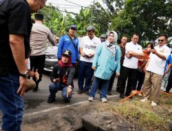 Wali Kota Jakbar Monitor Kerja Bakti di RW 07 Meruya Selatan   