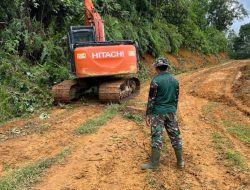 Alat Berat Dikerahkan untuk Percepatan Pengerjaan Jalan TMMD Ke-128 Kodim 1204/Sanggau