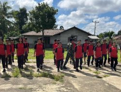 Tingkatkan Disiplin Pelajar Satgas TMMD Sanggau Berikan Pelatihan PBB Di SMPN 5 Semayang