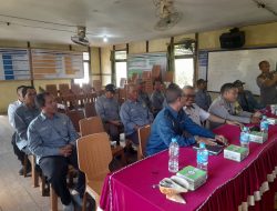 Kasat Narkoba Polres Ketapang Bersama Kapolsek Delta Pawan Laksanakan Penyuluhan Kampung Bersinar Dan Sosialisasi Bahaya Narkoba Di Desa Kalinilam